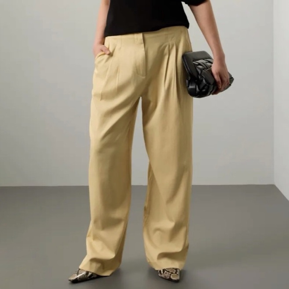 Love, Whit by Whitney Port Beige Pleated Trousers Size 4 Wide Leg High Waisted